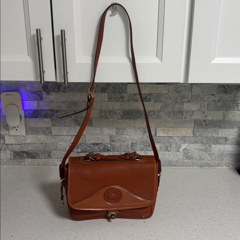 Dooney & Bourke Vintage All Weather Leather Pebbled Shoulder Bag Tan - Picture 2 of 16